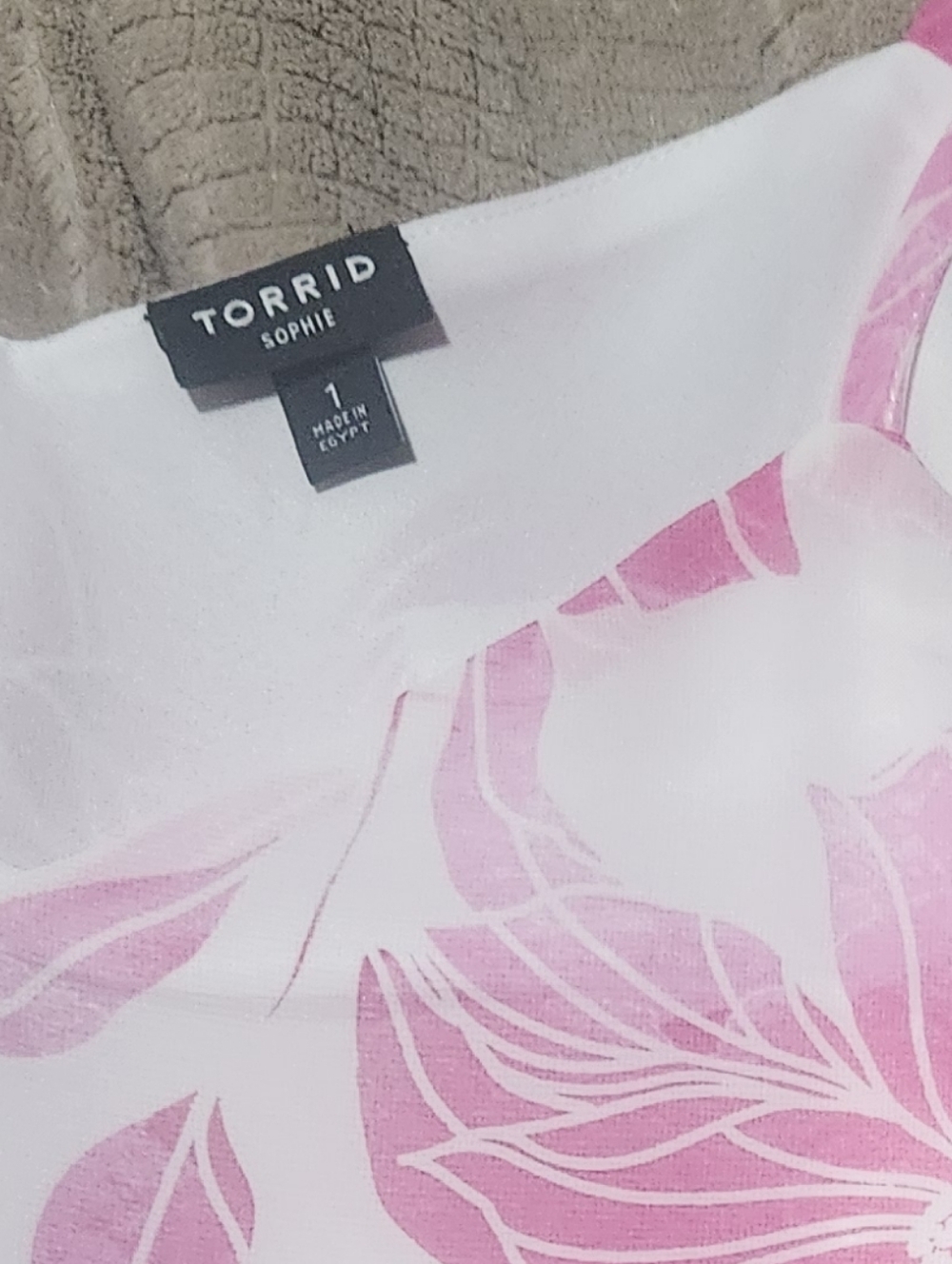 Torrid Size 1 Sophie Chiffon Swing Cami, Pink And White Floral Like New - Picture 4 of 4